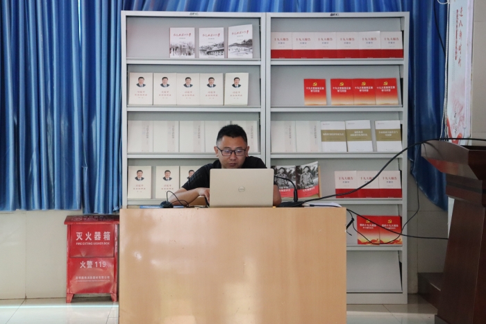 李若霄