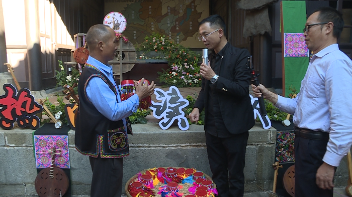 “阅读”扬武  情系鲁奎——“热眼读新平”活动走进扬武镇3