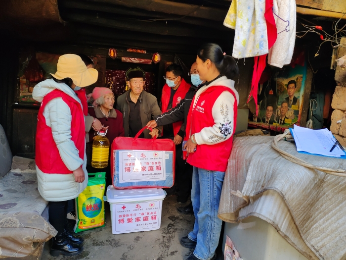马鹿社区开展春节走访慰问困难群众活动3