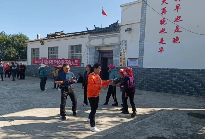 多彩活动庆新春8