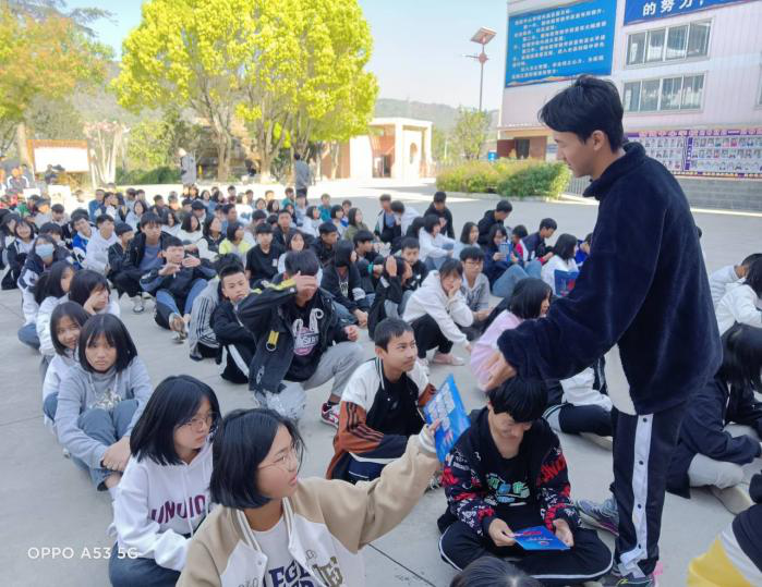 （扬武中心学校）新平县人民法院走进扬武中心学校开展法治教育活动2