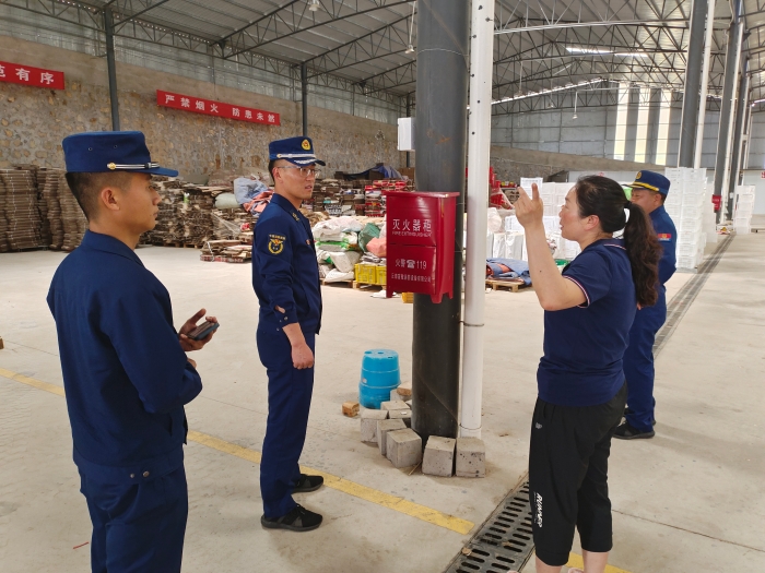 县消防救援大队到水塘镇检查消防安全工作1