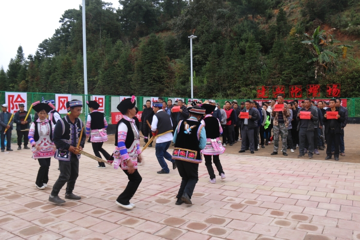 建兴乡首届陀螺赛4